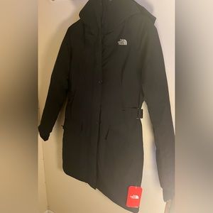 NEW NORTH FACE outer borough parka. Small, TNf black, 550 fill